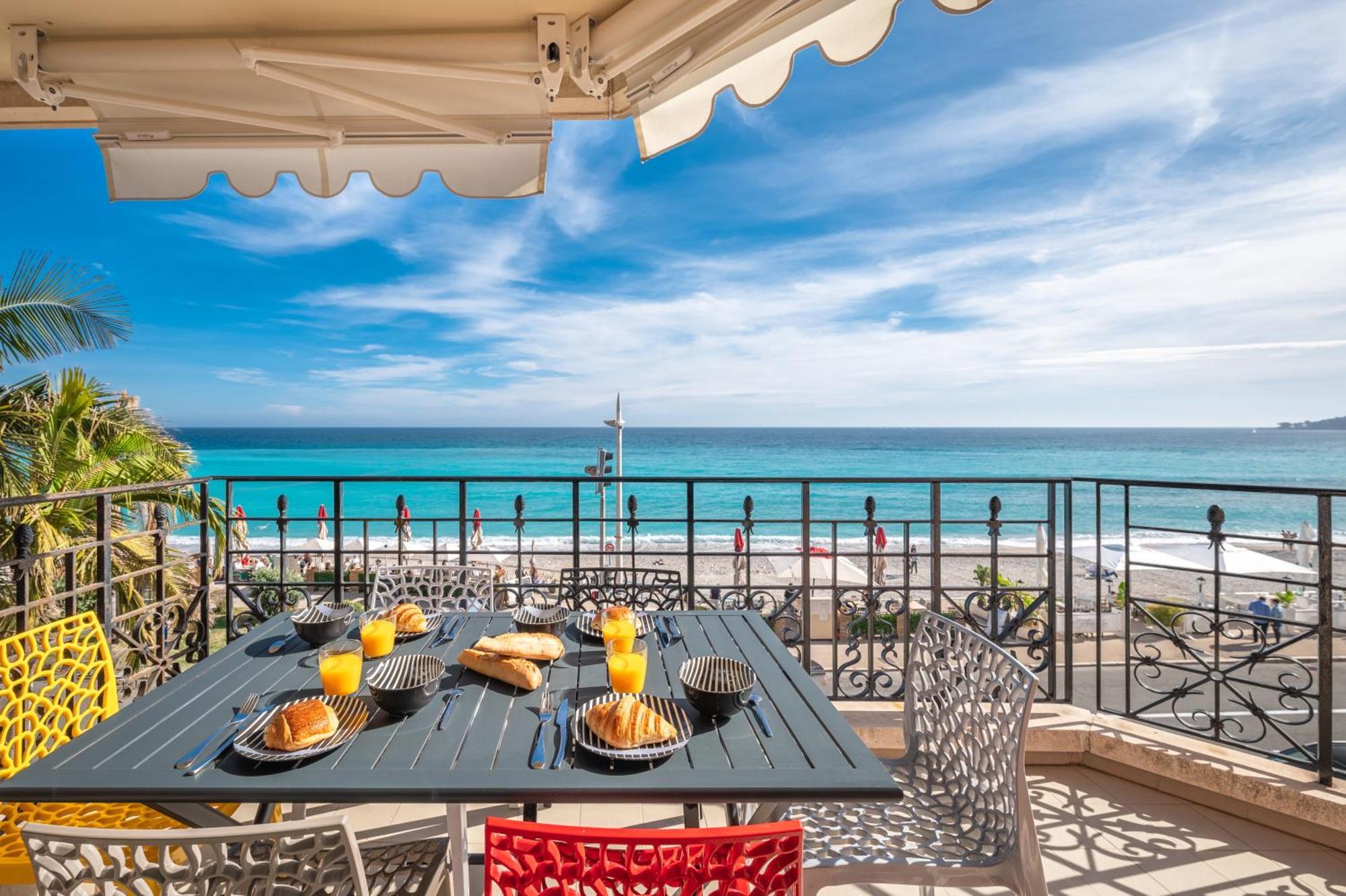 Appartamento Le Coq Bleu D'Azur - Piscine - Parking! Mentone Esterno foto